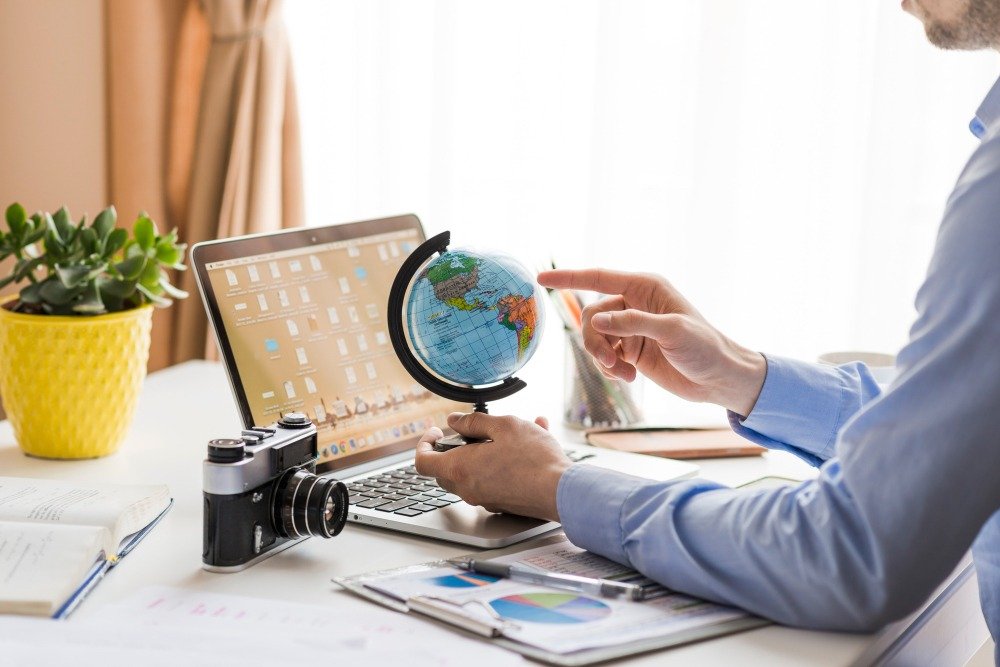 Website localization helps global brands enter Southeast Asian markets.