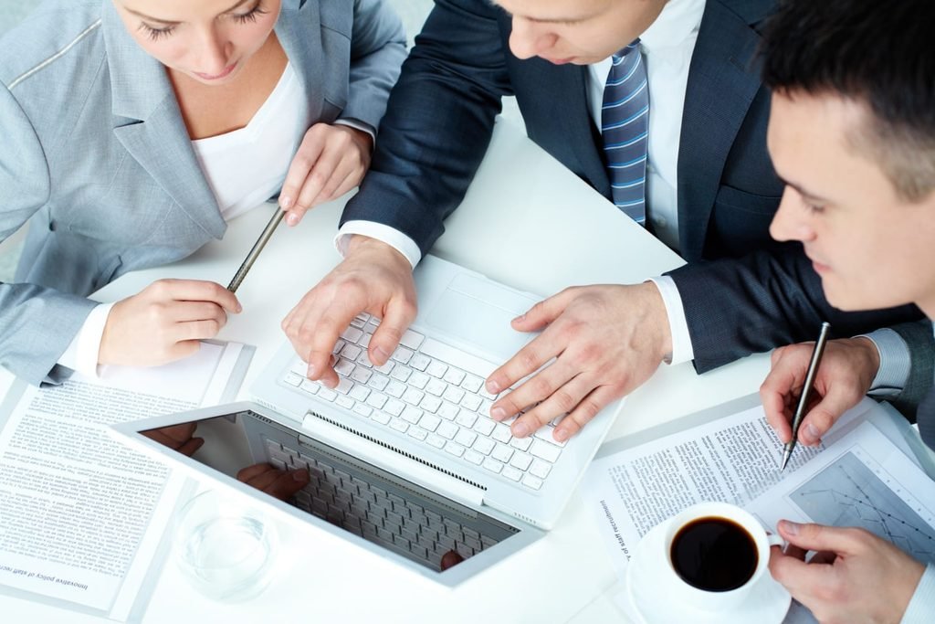 A reliable workflow for maintaining accurate privacy translation across evolving jurisdictions.