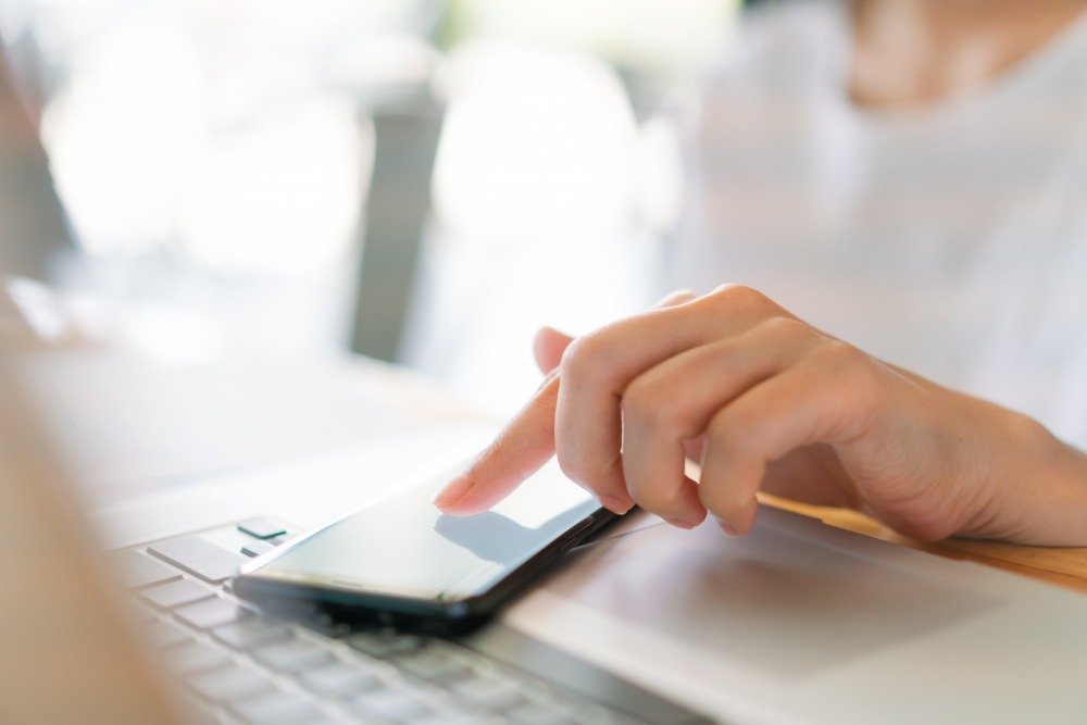 
[Alt Text: Boost app store visibility with market-specific titles, descriptions, screenshots, and keywords.]